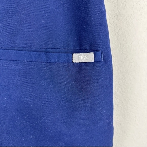 Figs Navy Blue Casma Three Pocket Scrub Medical Top Size Small - Picture 3 of 7